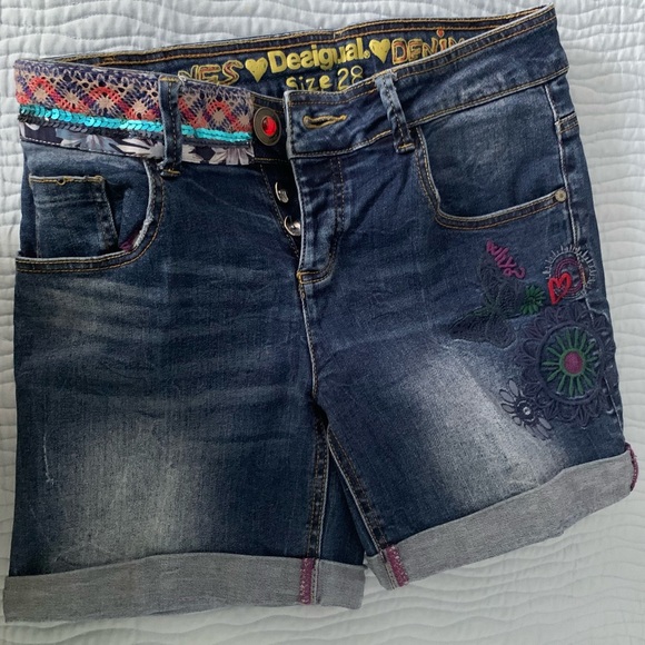 Stylish blue jean shorts by Desigual. Size 28 - Picture 3 of 9